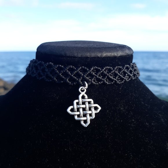 butterflybythesea Jewelry - Black Celtic Square Knot Macrame Necklace